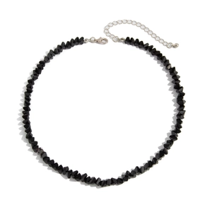 Collana minimalista di perle di cristallo nero con catena regolabile e chiusura a moschettone