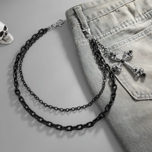 Catena per pantaloni hip-hop nera a doppio strato con pendente a croce sui jeans