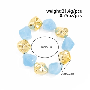 Dettagli di dimensioni e peso del bracciale in resina blu con inserti dorati