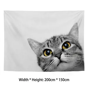 Dettaglio di un arazzo da parete 200x150cm con gatto tabby realistico e occhi gialli