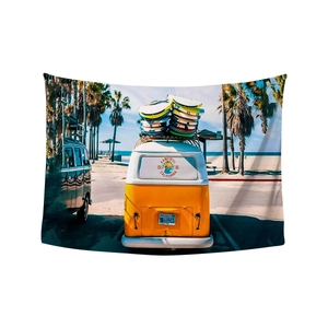Arazzo vintage con van da surf giallo, palme e oceano per decorazione da parete