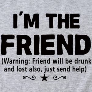 T-shirt grigia con stampa a lettere 'I'm the friend' e grafica con stelle