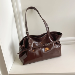 Borsa A Spalla Donna In Pelle PU Verniciata Lucida Grande Capacità Retro Tote Sottobraccio Con Fibbie Argentate