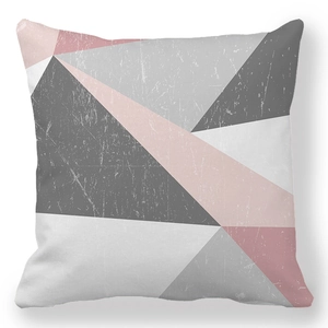 Dettaglio della fodera in velluto con triangoli geometrici in grigio, rosa e bianco