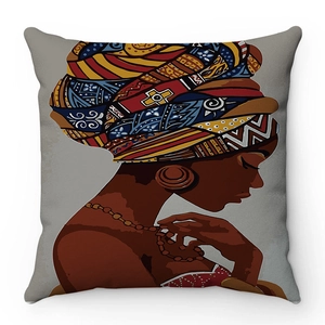 Dettaglio della fodera per cuscino con stampa donna africana e colori vivaci