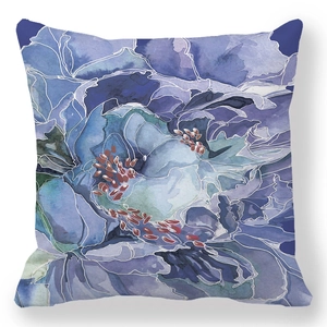 Vista dettagliata del tessuto pelle di pesca con eleganti fiori blu effetto acquerello