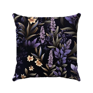 Dettaglio macro di eleganti fiori viola su tessuto in morbido peluche nero per cuscino