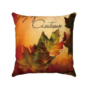 Cuscino decorativo del Ringraziamento con foglie di acero e scritta autunnale