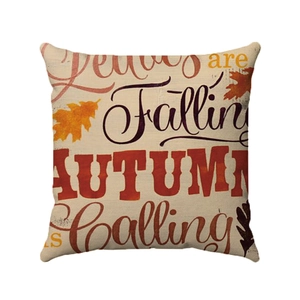 Dettaglio del morbido velluto con motivo Leaves are Falling Autumn Calling stampato