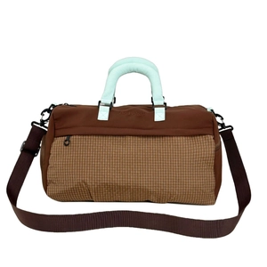 Borsa da viaggio capiente marrone e verde menta con tracolla regolabile pratica