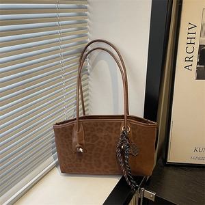 Sac Cabas Imprimé Léopard pour Femmes Daim PU Grande Capacité Sac à Épaule Avec Pendentif Raquette de Tennis Mode Navettage