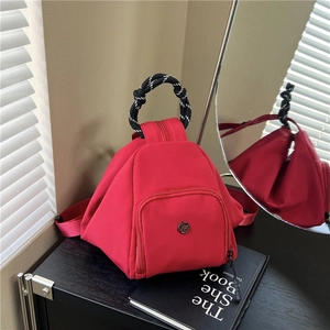 Bolso de Hombro de Nailon Triangular Geométrico para Mujer Mini Mochila Multifuncional Asa de Cuerda Casual Crossbody