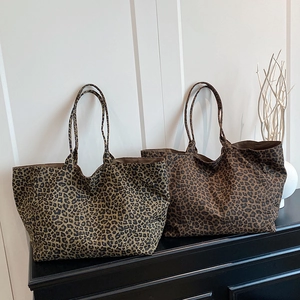 Women Large Capacity Leopard Print Tote Bag Composite Fabric Printed Shoulder Bag Vintage Minimalist Daily Fashion Streetwear Handbag