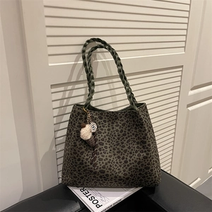 Borsa Tote da Donna alla Moda con Stampa Leopardata Manici Intrecciati e Ciondolo a Forma di Gelato Grande Capacità