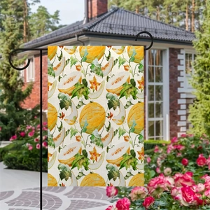 Bandiera da giardino verticale con motivi a melone appesa in un giardino soleggiato