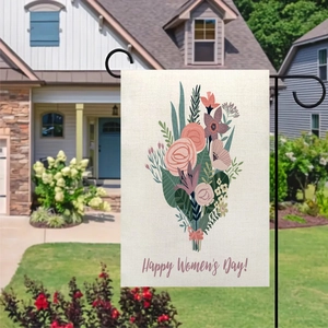 Détail du drapeau de jardin en lin avec texte Happy Women's Day et motif floral