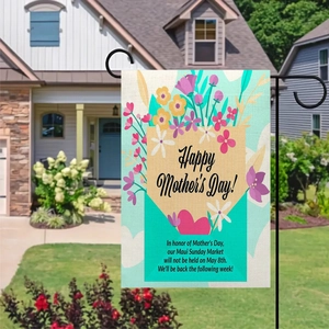 Détail du drapeau de jardin en lin double face avec tulipes et texte de fête des mères