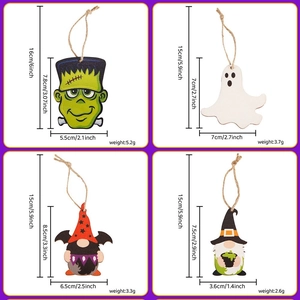 Set di quattro decorazioni di Halloween in legno con fantasmi, gnomi e mostri