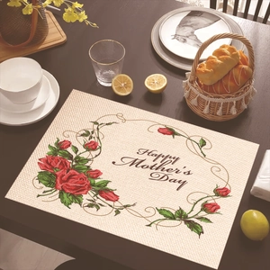 Λινό σουπλά με λουλουδάτο σχέδιο Happy Mother's Day σε ρουστίκ ξύλινο τραπέζι