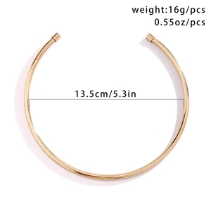 Minimalist gold metal torque choker necklace with 13.5cm diameter open ring design