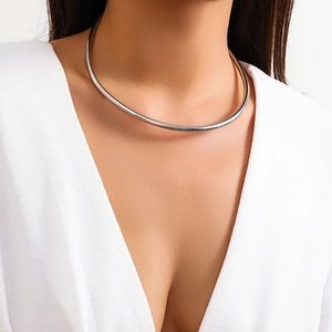 Minimalist silver-plated mirror finish metal choker collar necklace on model