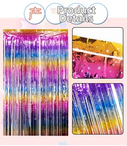 Détail d'un rideau de pluie arc-en-ciel avec des étoiles pour décoration de fête