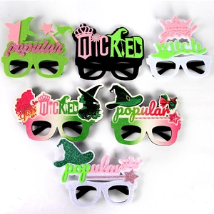 Set of 6 Wicked theme party glasses with glitter witch hats and star wands decorations