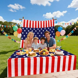 Set festa Giorno dell'Indipendenza con tovaglia a bandiera americana e sfondo patriottico