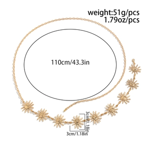 Détail de la chaîne de taille dorée avec soleils montrant 110cm de long et 51g de poids
