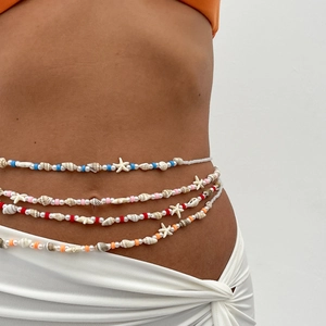 Σετ τεσσάρων επιπέδων boho αλυσίδα μέσης παραλίας με χάντρες, αστερίες και κοχύλια