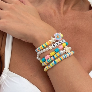Mehrlagiges buntes Heishi-Perlenarmband-Set mit sommerlichen Seestern-Anhängern
