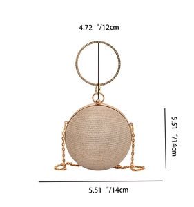 Mesure détaillée de la taille du sac de soirée sphérique en strass et de l'anse en métal