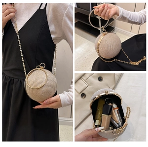 Détails du sac de soirée sphérique doré avec poignée anneau strass et chaîne