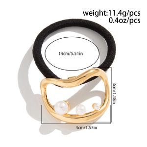 Detail view showing dimensions and weight of the irregular gold hair tie with pearls