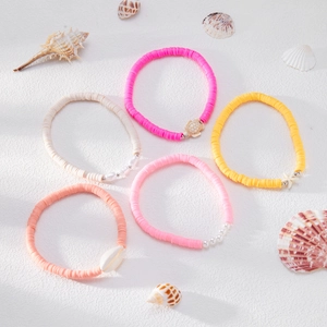 Ensemble de bracelets bohème en perles heishi avec breloques étoile de mer et coquillage