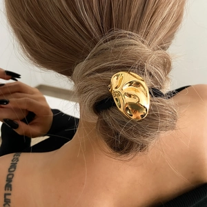 Élastique à cheveux chic avec métal doré fluide irrégulier pour queue de cheval