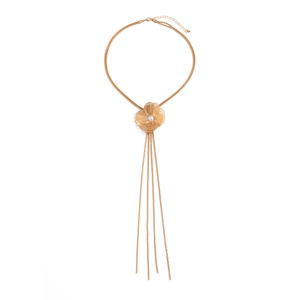 Collier long doré avec pendentif fleur 3D évidé orné d'une perle et de glands fins
