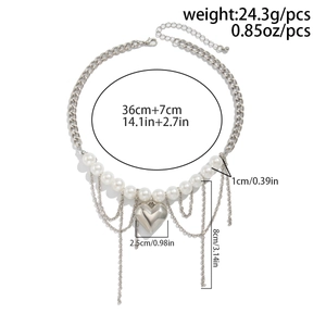 Détails du collier à pompons argentés avec pendentif cœur, perles et dimensions