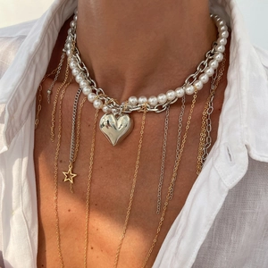 Collier multicouche avec pendentif cœur, perles et chaînes à franges femme