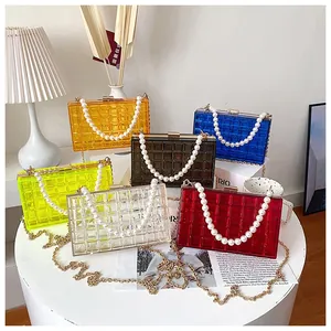 Sacs bandoulière en acrylique matelassé avec poignées en perles en plusieurs couleurs