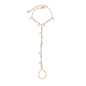 Bracelet bague doré orné de perles et cristaux avec chaîne ajustable pour femme