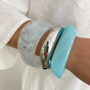 Bracelet Épais En Résine Jonc Acrylique Irrégulier Alliage Poli Haute Brillance Mode Dopamine Couleur Bijoux Pour Femmes