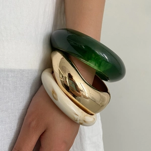Minimalist Stackable Resin Metal Bangles Vintage Chunky Emerald Green Amber Creamy White Gold Color Wide Bracelets For Women Fashion Jewelry
