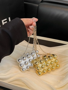 Mini acryl box tas met 3D sferische textuur in metallic goud en zilveren finish