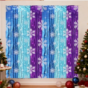 Rideau de guirlandes bleu et violet avec motifs flacons pour décor de fête de Noël