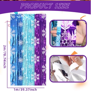 Détail du rideau à franges flocon de neige bleu avec adhésif pour décoration de fête murale
