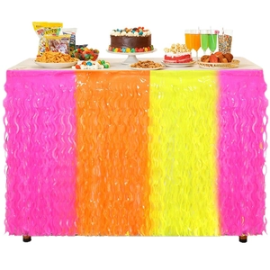 Gonna da tavolo a frange neon multicolore con strati di rosa, arancione e giallo acceso