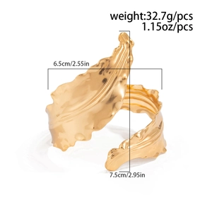 Detailed view of golden metal leaf bracelet with dimensions and weight 32.7g