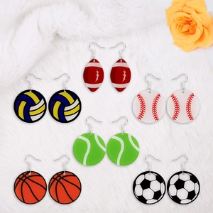 Bunte Acryl Sportohrringe Set mit Fußball Basketball und Baseball Designs für Damen