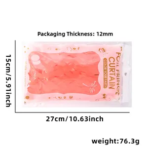 Roze foliegordijn in verpakking met afmetingen 27x15cm en gewicht van 76,3g details